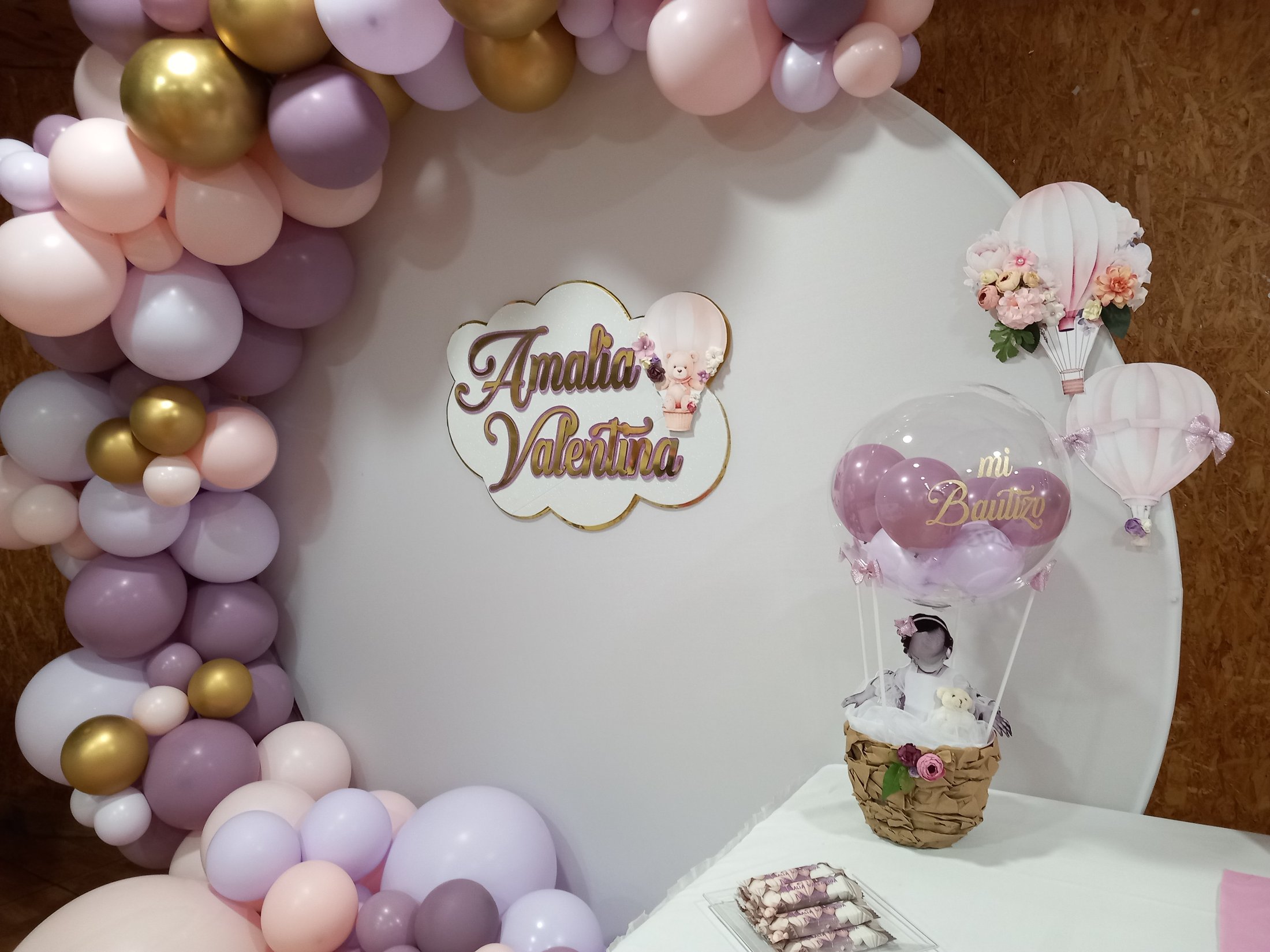 Fotocall de bautizo con globos y cartel personalizado en Gran Canaria