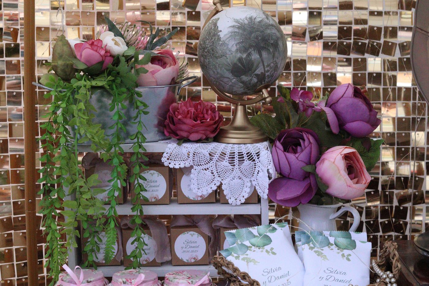 Zona de detalles y fotocall en decoración de boda