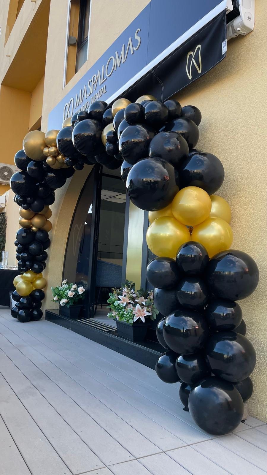 Arco de globos para inauguración de negocio en Gran Canaria